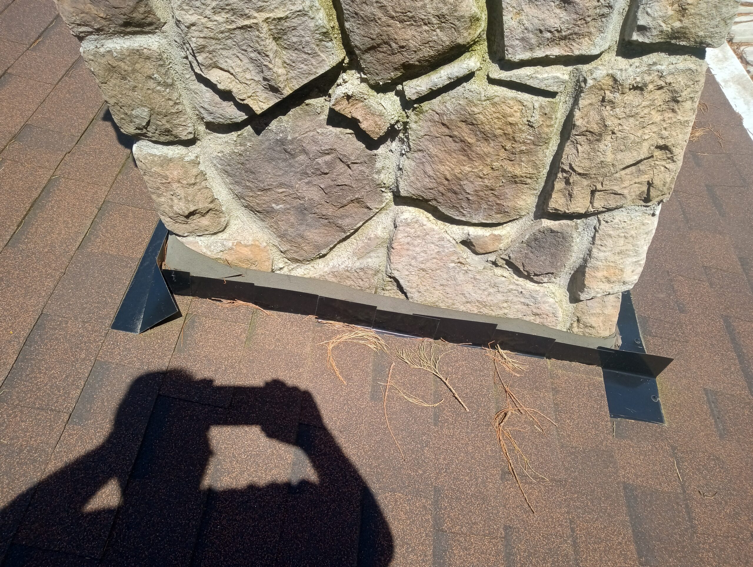 Tuckpointing a chimney
